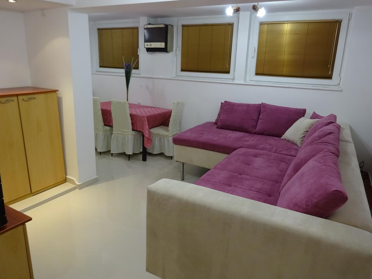 Jasmin White Apartment สโกเปีย ภายนอก รูปภาพ