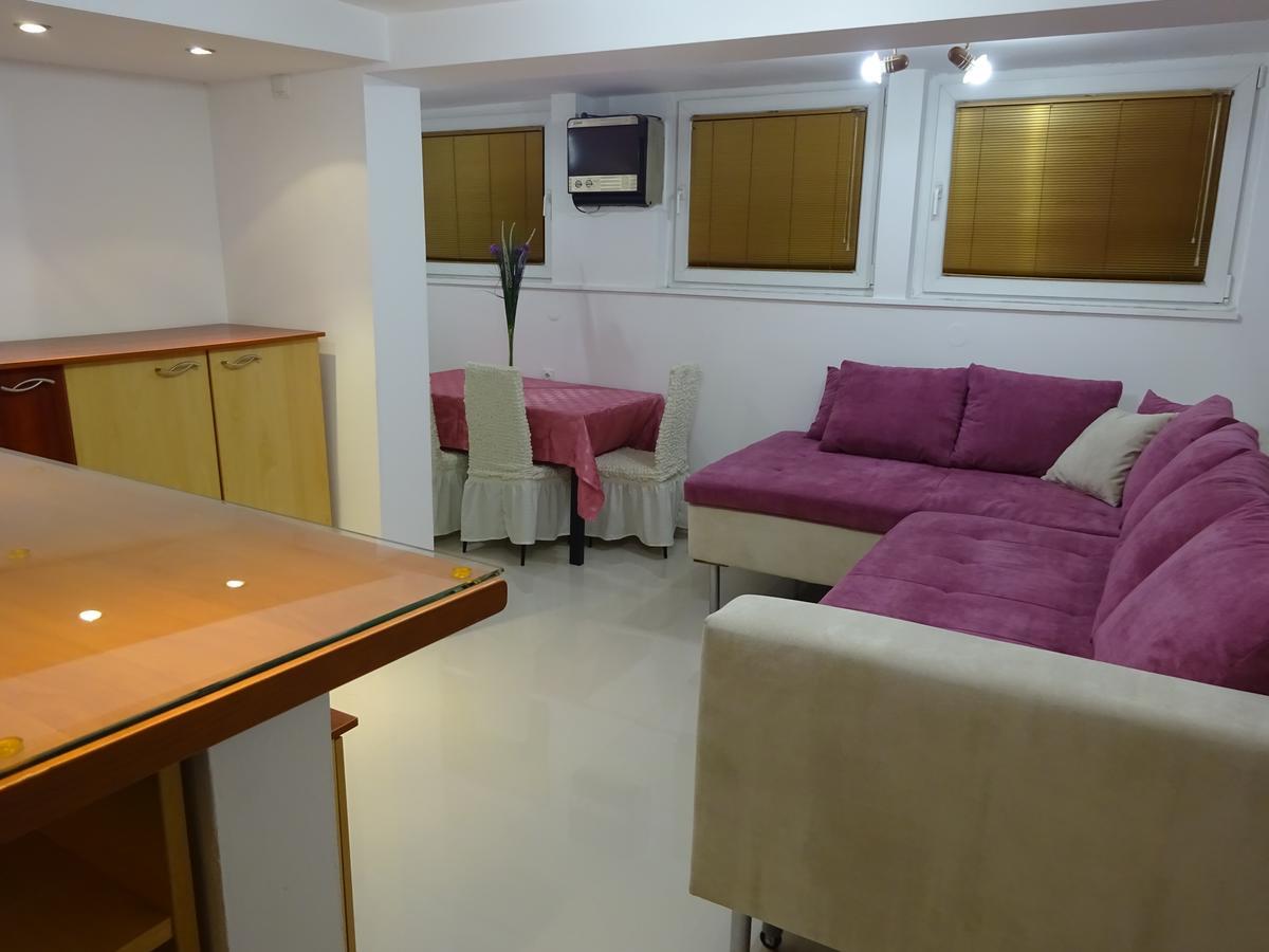 Jasmin White Apartment สโกเปีย ภายนอก รูปภาพ