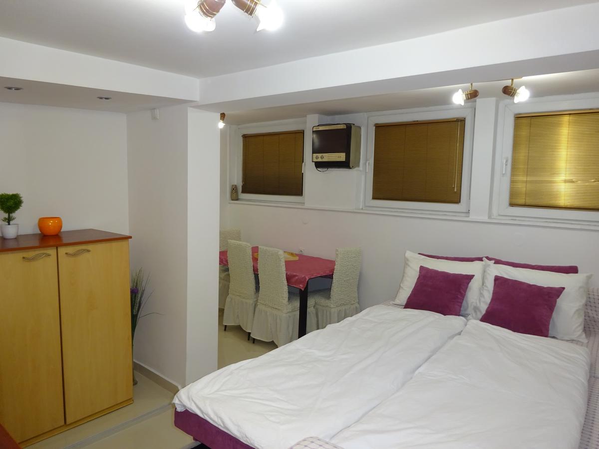Jasmin White Apartment สโกเปีย ภายนอก รูปภาพ