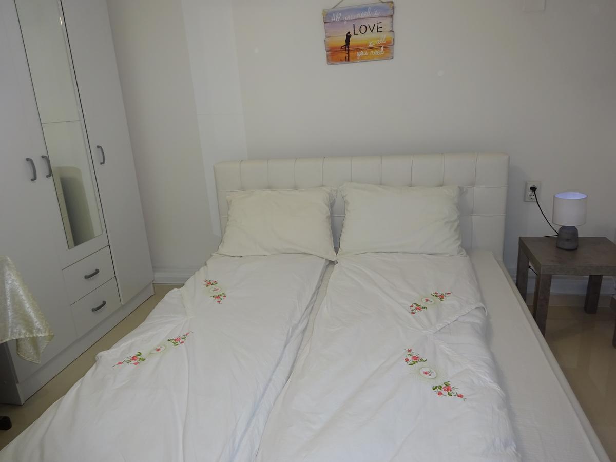 Jasmin White Apartment สโกเปีย ภายนอก รูปภาพ