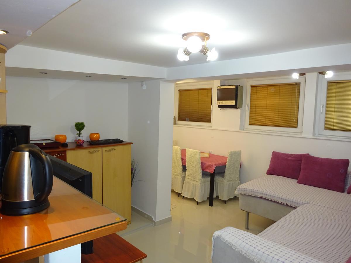 Jasmin White Apartment สโกเปีย ภายนอก รูปภาพ